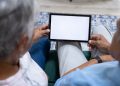 Goiás oferece 600 vagas em curso gratuito de inclusão digital para idosos