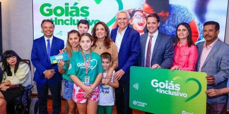 Goiás + Inclusivo garante auxílio a famílias com crianças e adolescentes com deficiência