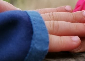 MPGO denuncia médicas por morte de criança em procedimento para retirar grão do nariz