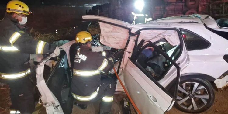 Motorista envolvido em acidente que matou 8 pessoas na BR-153 foi filmado em alta velocidade