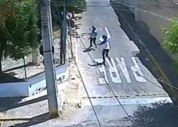 Um ataque a tiros deixou dois adolescentes mortos e outros três feridos na manhã desta quinta-feira (25), em uma escola pública de Sobral, no interior do Ceará.