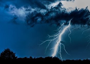 O Centro de Informações Hidrológicas, Meteorológicas e Geológicas de Goiás (Cimehgo) alerta para a possibilidade de tempestades em mais de 60 municípios goianos nesta terça-feira (16).