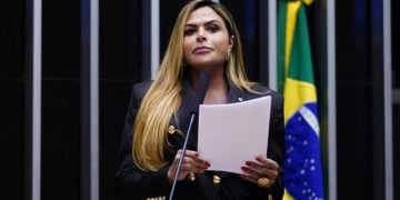 PEC da Blindagem: Silvye Alves pede desculpas por voto e anuncia saída do União Brasil