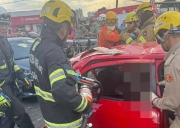 Acidente com seis veículos deixa feridos no Jardim América em Goiânia
