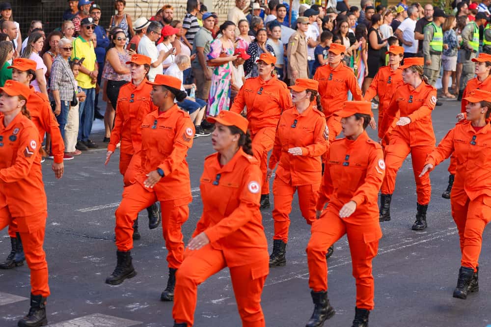 Desfile cívico-militar celebra os 92 anos de Goiânia