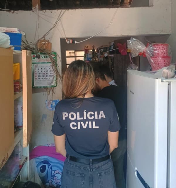 casal suspeito de estupros e armazenamento de pornografia infantil