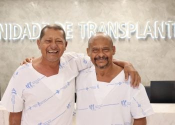 Irmãos recebem rins da mesma doadora em transplante inédito em Goiás