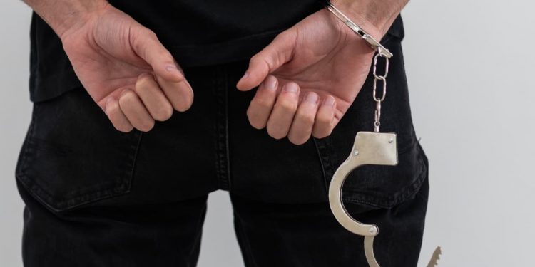 Desnutrição e cárcere privado: tudo sobre o caso da adolescente torturada em Goiânia