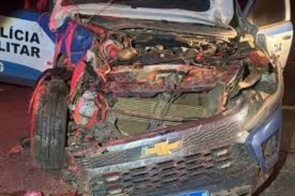 PMs feridos em acidente