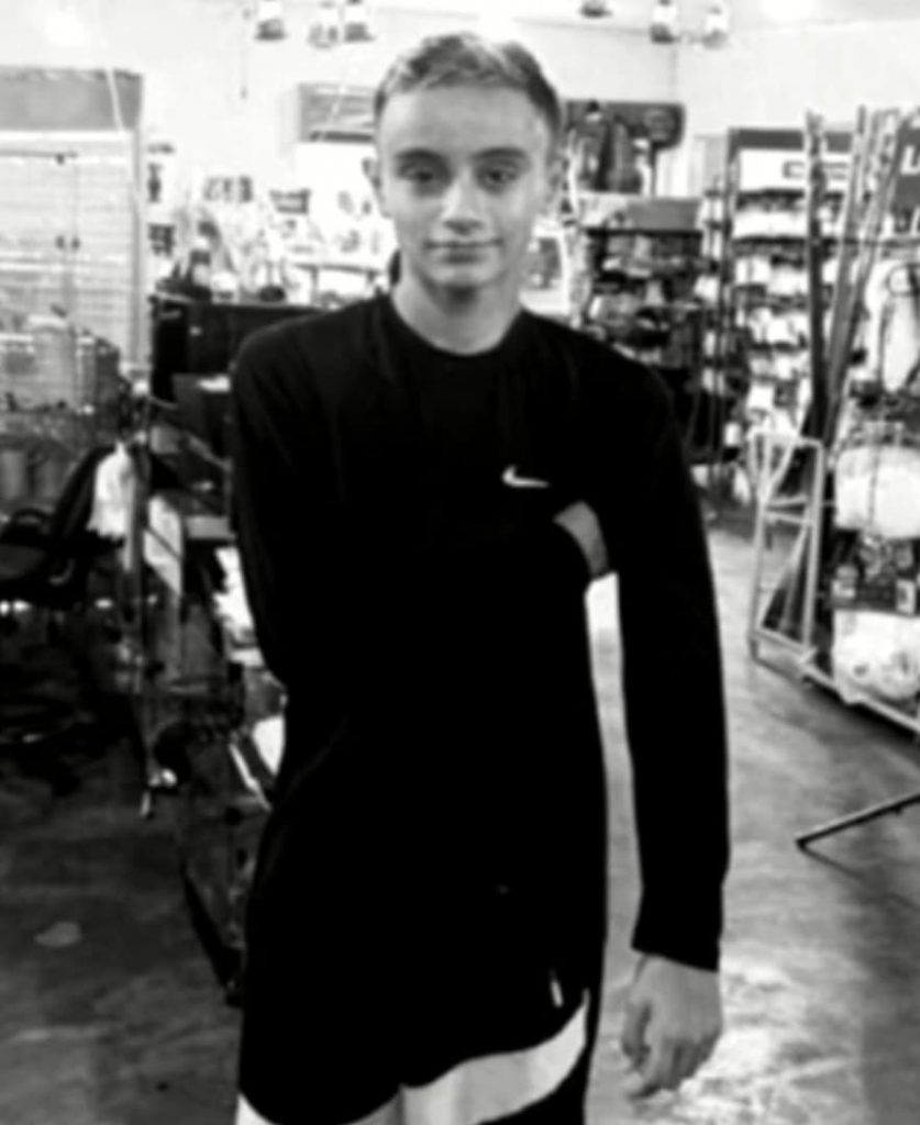 adolescente morre após brincar de lutinha