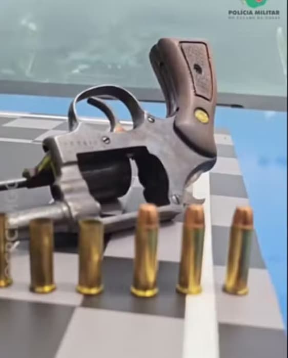 troca de tiros com a PM