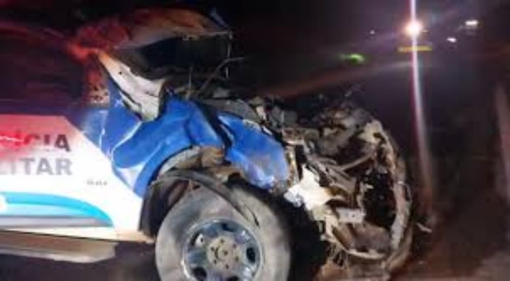 PMs feridos em acidente