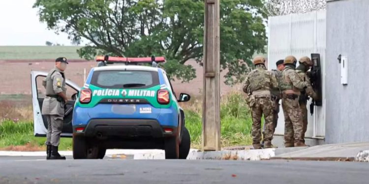 PMs são alvo de operação que investiga contrabando, agiotagem e extorsão em Goiás