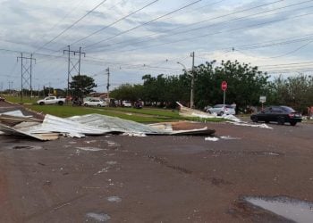 Chuva forte e ventania causam estragos em diversas cidades de Goiás
