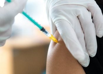 Projeto propõe oferta gratuita da vacina contra herpes zoster na rede estadual em Goiás