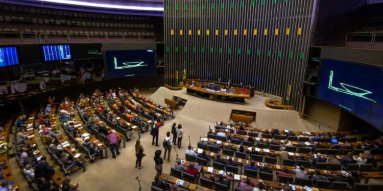 Como votou cada deputado goiano no projeto que pode dificultar aborto legal em crianças vítimas de estupro