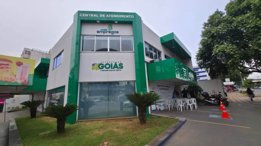Feirão de empregos oferece 2,5 mil vagas com salários de até R$ 3 mil em Goiânia