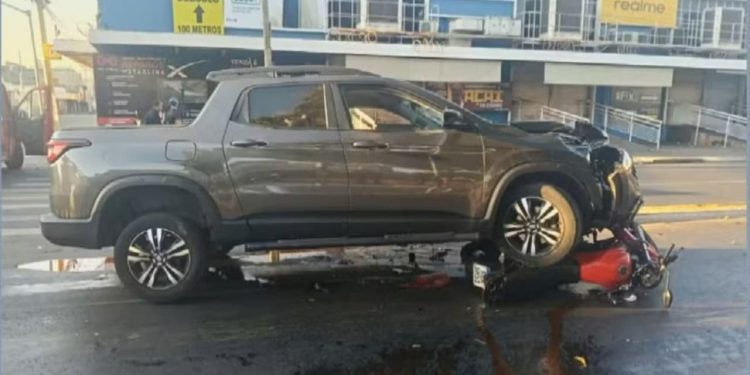 Casal fica em estado gravíssimo após ser atropelado por adolescente bêbado em Goiânia