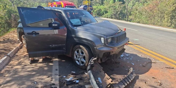 Acidente entre caminhão e três carros deixa cinco feridos na BR-153, em Uruaçu