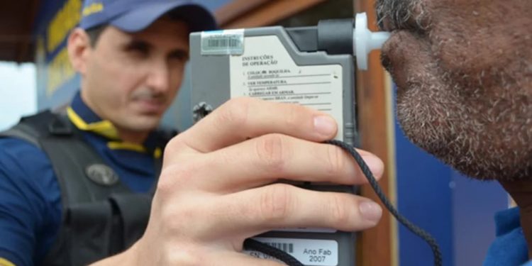Contran regulamenta novas regras para fiscalização da Lei Seca; entenda