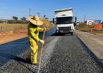 Obras na GO-020 e GO-330 alteram tráfego e exigem atenção de motoristas