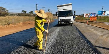 Obras na GO-020 e GO-330 alteram tráfego e exigem atenção de motoristas