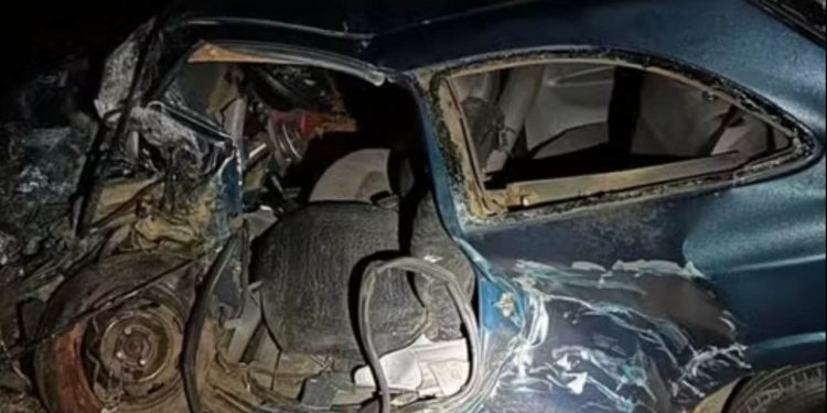 Colisão frontal entre dois carros deixa dois mortos na BR-414