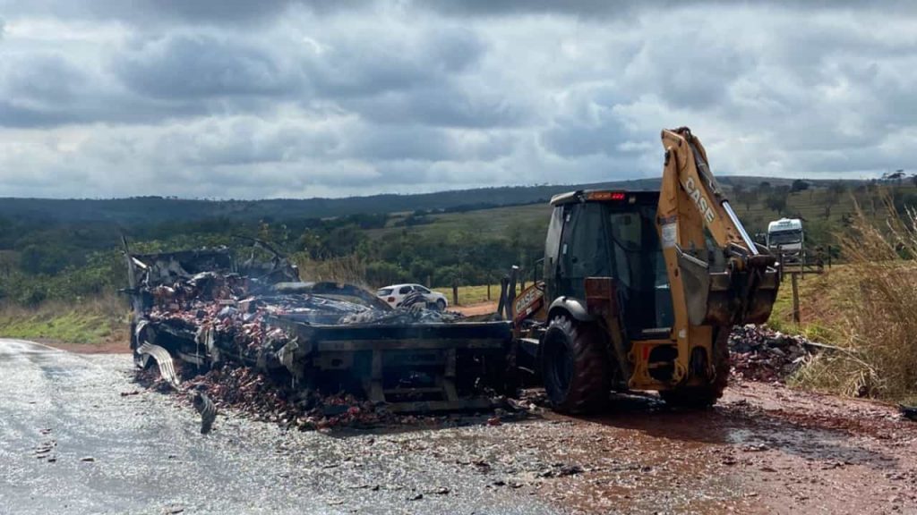 incêndio carreta de leite condensado