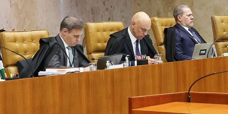 Sessão no STF