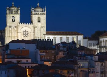 Tarot e aconselhamento espiritual crescem entre portugueses e comunidades lusófonas