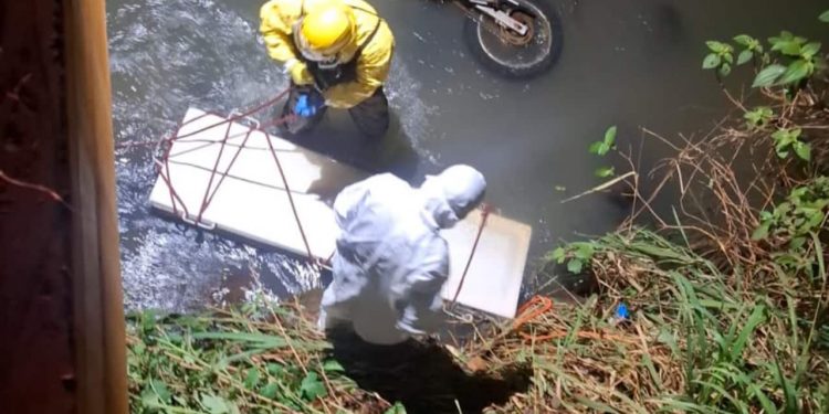 Homem é encontrado morto em córrego após acidente de moto no sudoeste de Goiás